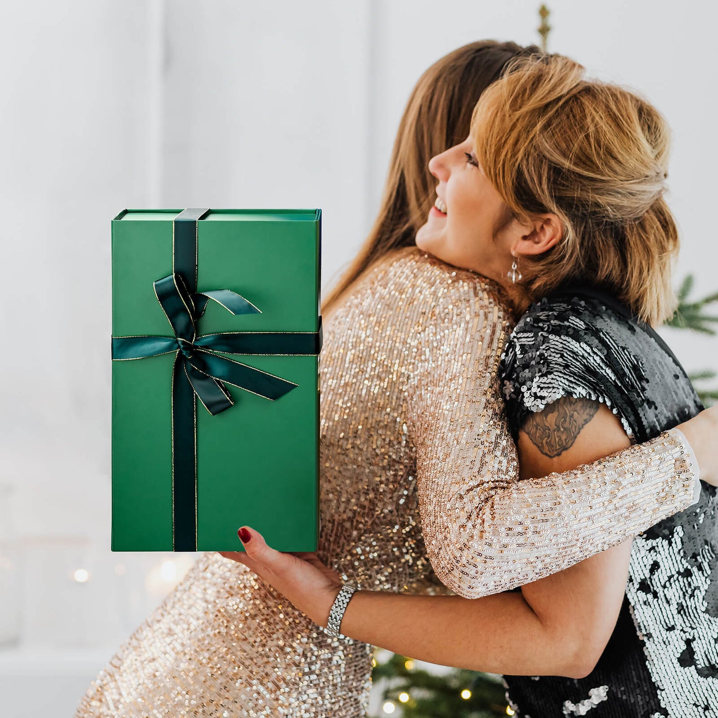 LIFELUM Dark Green Gift Box 13.8in