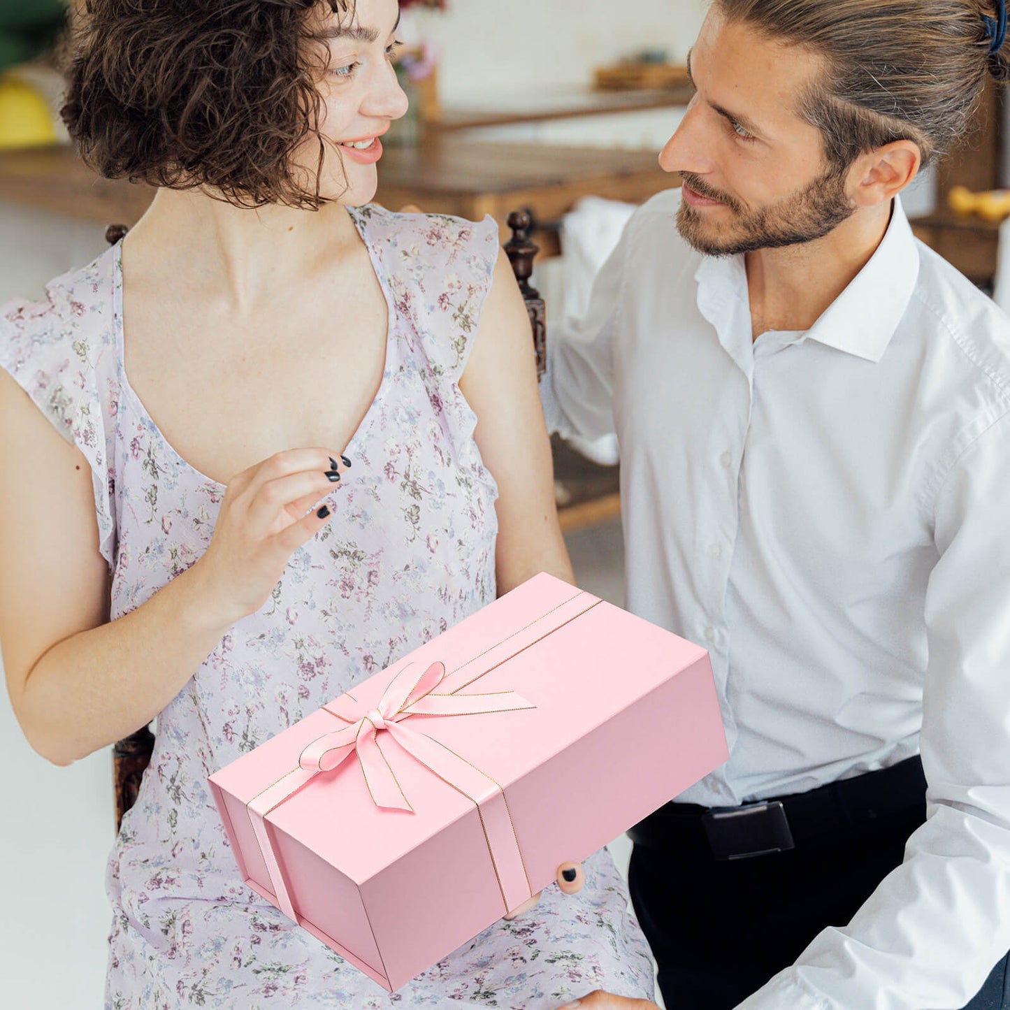 LIFELUM Pink Gift Box 13.8in