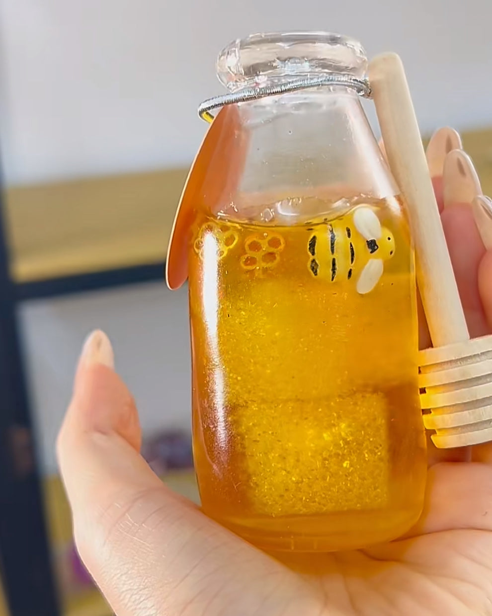 Honey Comb Squishy Bottle Fidget Toy(8-10 Days Wait)